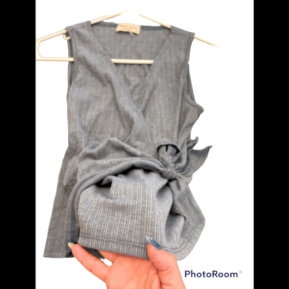 Love Wins Blue sz XS Top Deep V- Neck NWT Sleeveless Ribbed Knot Detail Modest - Picture 7 of 14